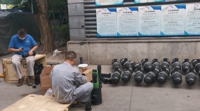 疊片污水處理器，正在裝配